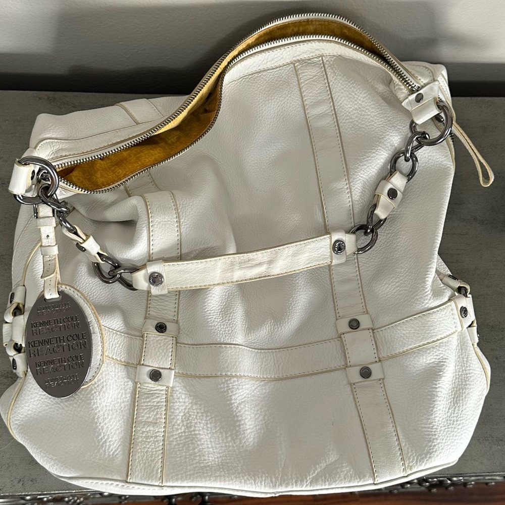 Kenneth Cole Reaction White Genuine Leather Bag.